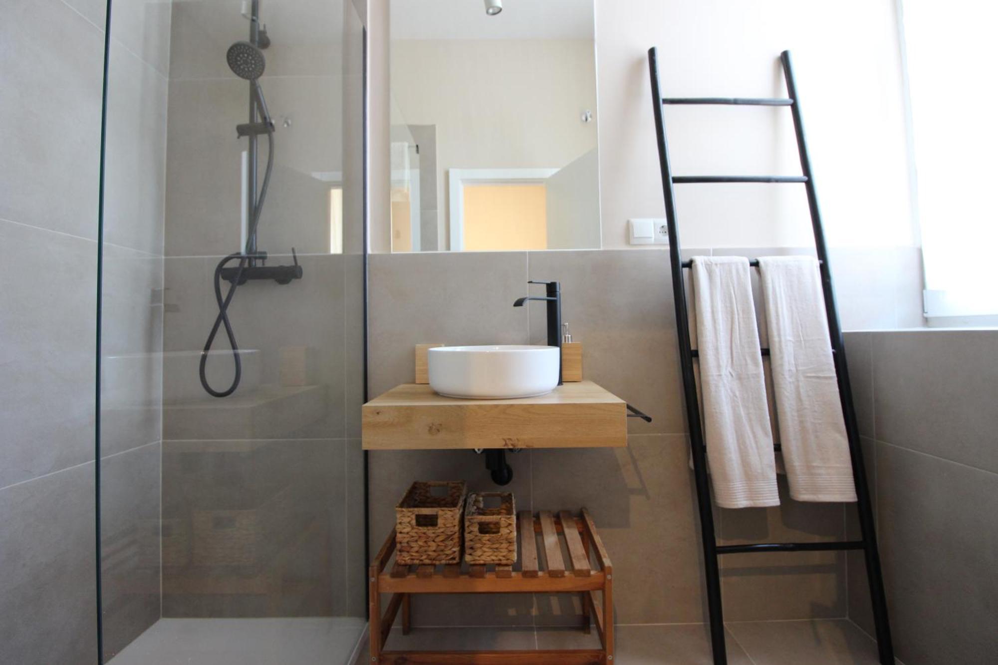 Double Room Private Bathroom