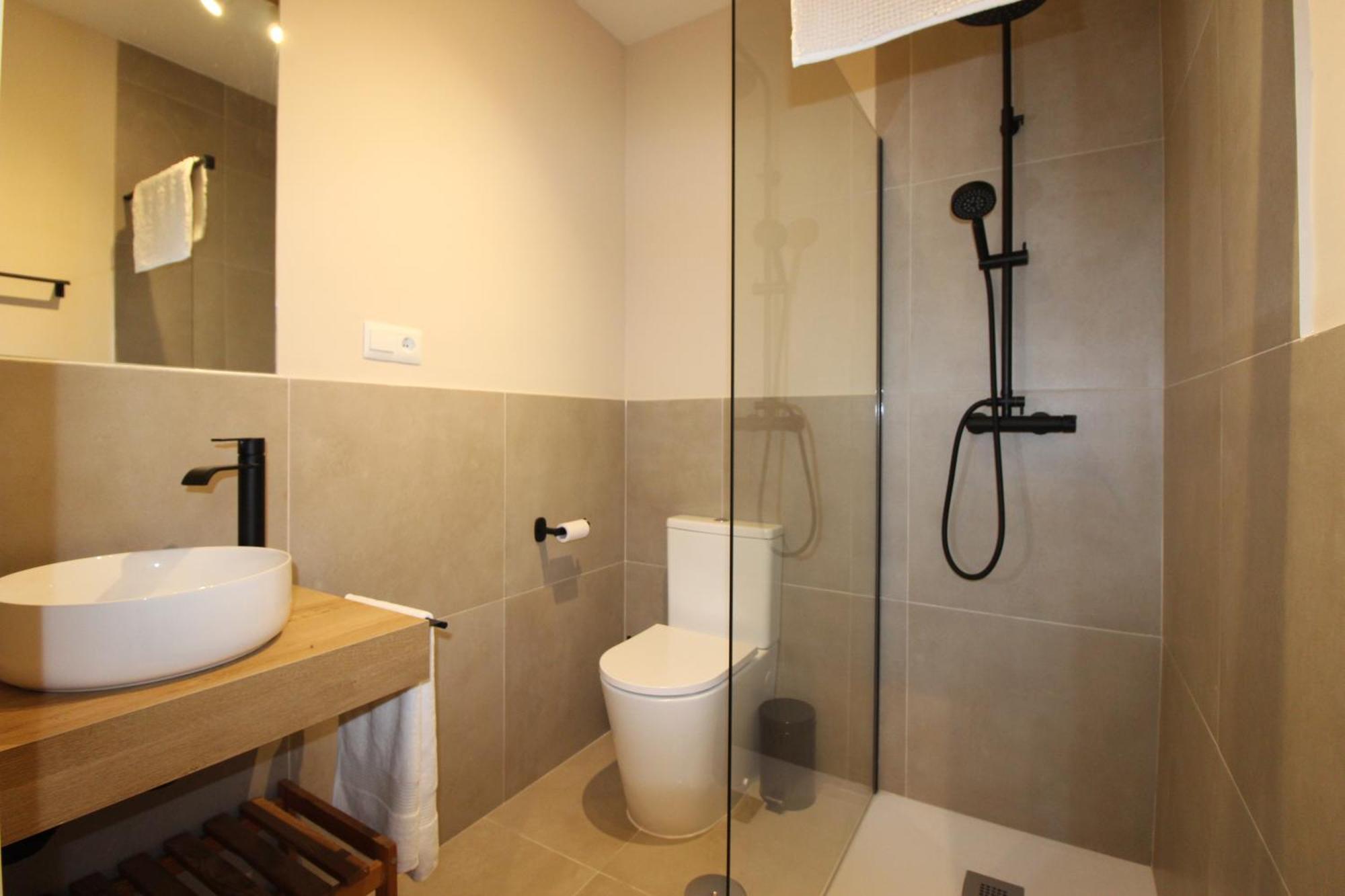 Double Room Private Bathroom
